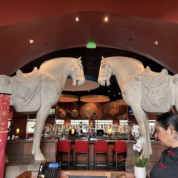 P.F. Chang's - This P.f. chang's is so grand! - Chinese Near Me - Sunnyvale, California