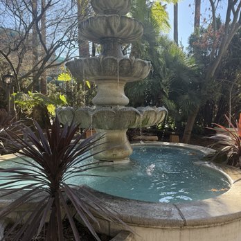 Tower Cafe - Breakfast & Brunch Near Me - Sacramento, California