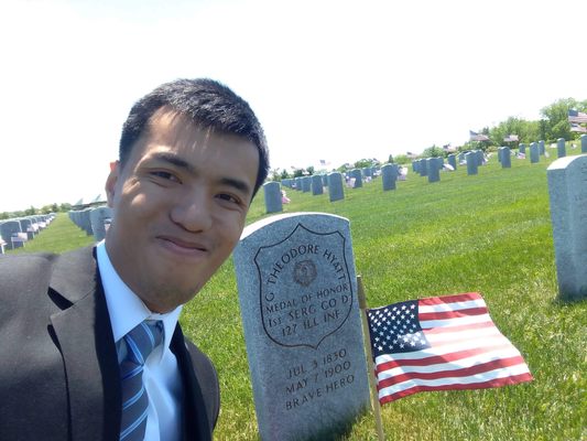 Abraham Lincoln National Cemetery by null