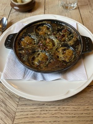 L'Escargot Bleu Restaurant and Wine Bar by null