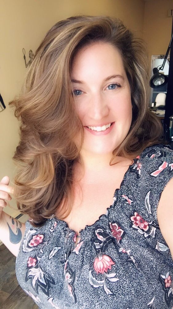 CURL UP & DYE Updated September 2024 48 Willow St, Malden