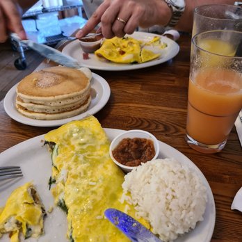 Eggs 'n Things - Veggie omelet and ham+spinach+white onion omelet - Breakfast & Brunch Near Me - Honolulu, Hawaii Eggs 'n Things - Veggie omelet and ham+spinach+white onion omelet - Breakfast & Brunch Near Me - Honolulu, Hawaii