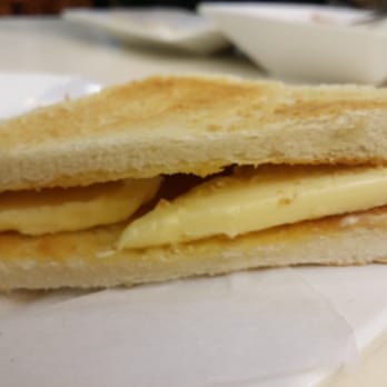 中華餐廳小廚 - First attempt at buttered toast! It comes as a sandwich with lumps of butter. - Chinese Near Me - Hong Kong, HK