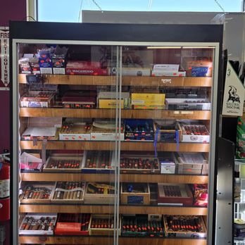 manchester vape shops ⬆️READ MORE VIA THE LINK ABOVE⬆️ There's 30 vape shops on one street in  Manchester 🤯 For decades the area around Strangeways was known as the  'counterfeit capital of Europe'. Great Ducie Street, Bury main image 0