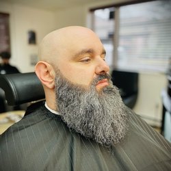 Tonsor Lounge - Beard trim and lineup