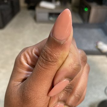 Healthy Nails Lounge & Spa - Color blotches in paint job - Nail Salons Near Me - La Jolla, California
