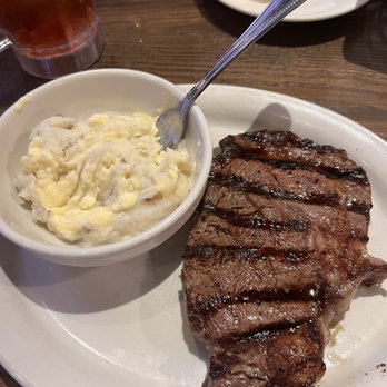 Colton's Steakhouse & Grill - Steakhouses Near Me - Saint Robert, Missouri