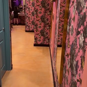 In Love Memphis - a hallway with pink wallpaper - Lounges Near Me - Memphis, Tennessee In Love Memphis - a hallway with pink wallpaper - Lounges Near Me - Memphis, Tennessee