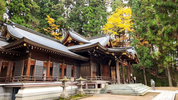 Sakurayama Hachimangu Shrine by null