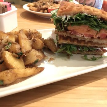 Early Bird - New American Near Me - Fullerton, California