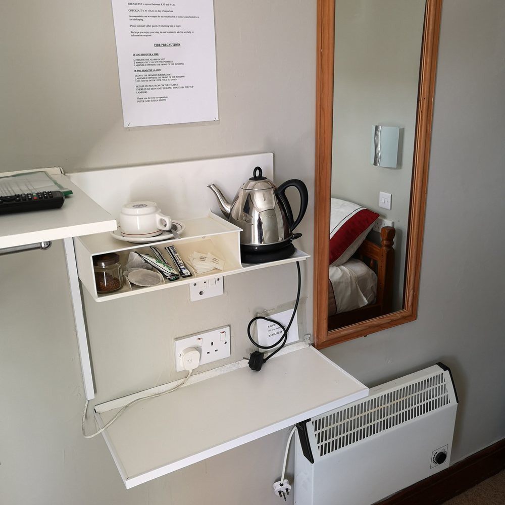 Milber Guest House - Single room. - Guest Houses Near Me - Newquay, CON