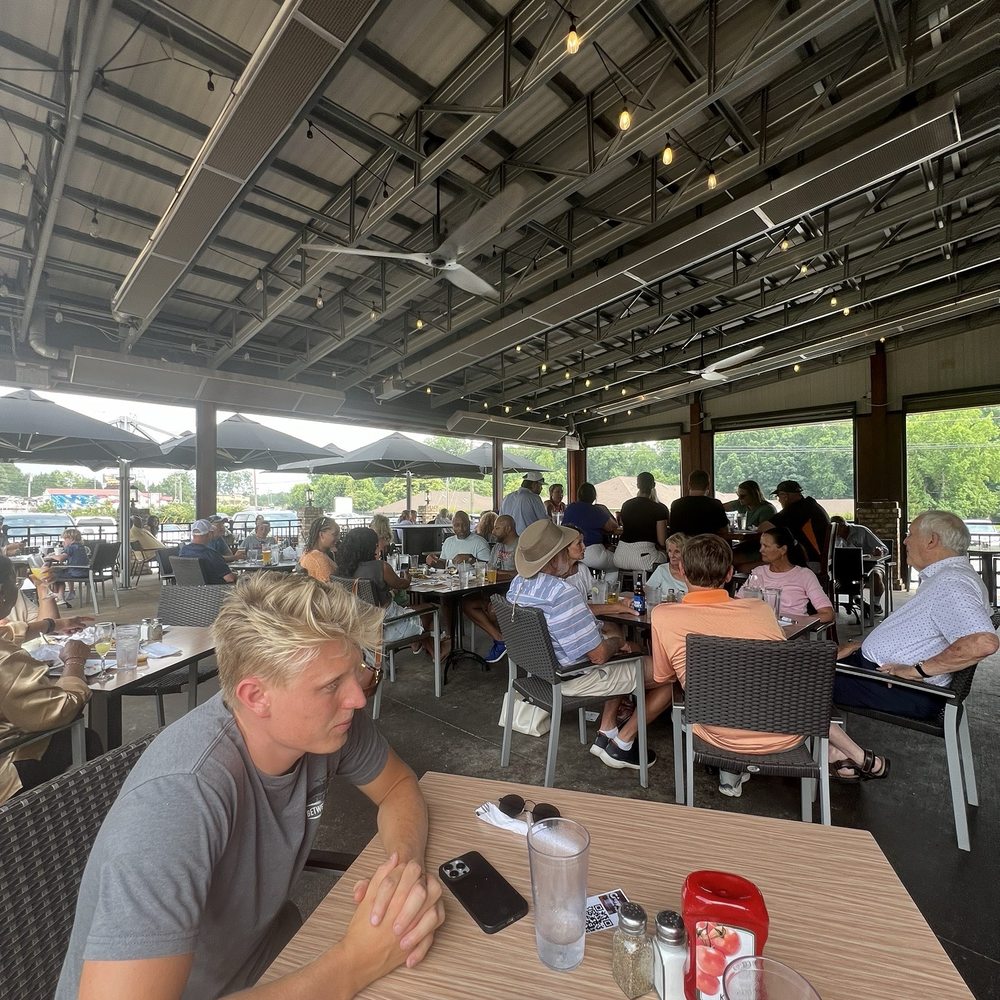 Copper Premium Pub - Huge covered patio - Pubs Near Me - Clover, South Carolina