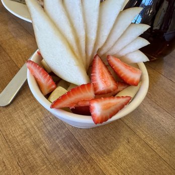 Frankie & Lola's Front Street Cafe - Fruit dish - Breakfast & Brunch Near Me - Morro Bay, California