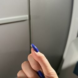 Pure Nail Bar - Chipped nail