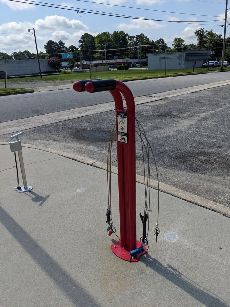 FAIRFIELD PARK Updated October 2024 800 Greenbriar Rd, Kinston