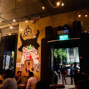 Pizza del Perro Negro - Inside looking out fr table 22 - Pizza Near Me - México, D.F., DIF