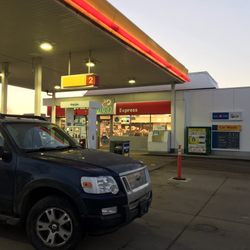 Shell Gas st Albert
