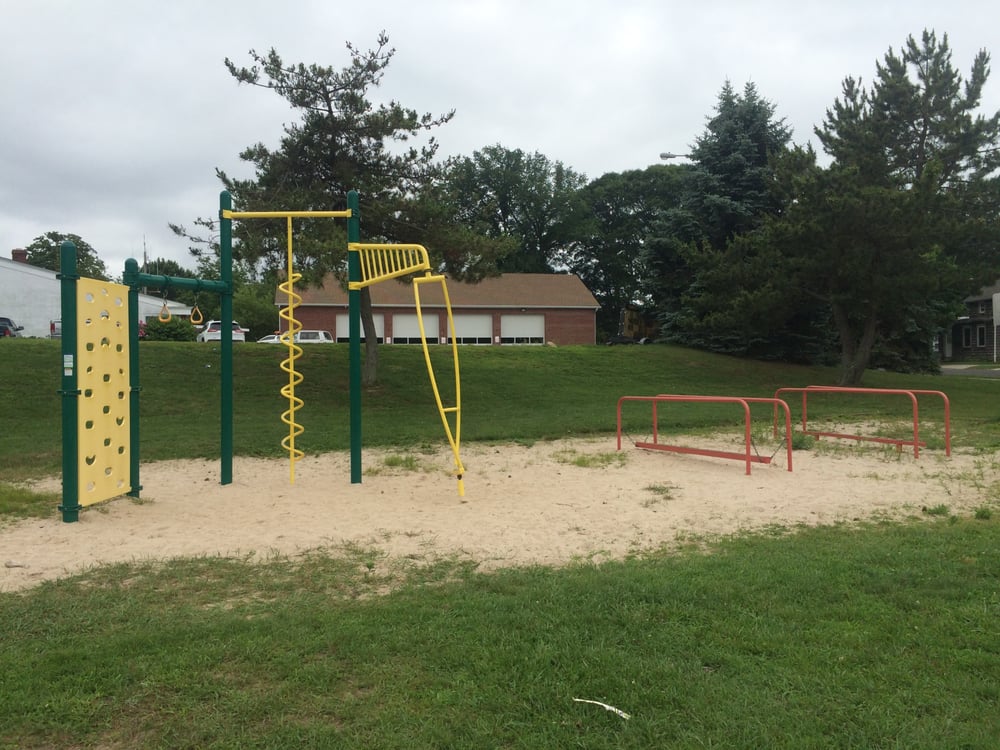 3rd Street Park & Playground Logo