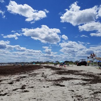 Wells Beach - It's crazy hot today - Beaches Near Me
