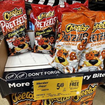 Vons - a box of cheetoe's don't forget chips - Grocery Near Me - Grover Beach, California