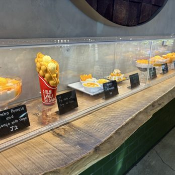 Hui Lau Shan - A display case of dessert replicas (Oct 2026) - Desserts Near Me - Irvine, California Hui Lau Shan - A display case of dessert replicas (Oct 2026) - Desserts Near Me - Irvine, California
