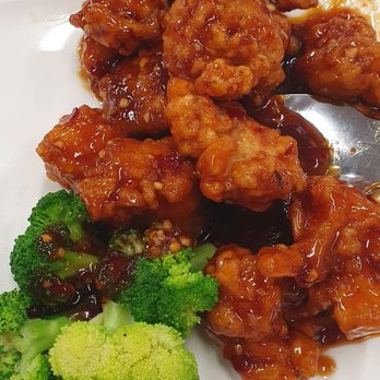 Flo’s Taiwanese Cuisine - General Tso's Chicken - Taiwanese Near Me - Gaithersburg, Maryland