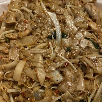 Sunrise Kitchen - Chicken Chow Fun - Chinese Near Me - Fresno, California
