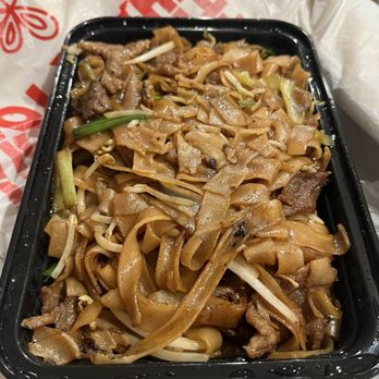 Super Wok Chinese Restaurant - Beef Chow Fun - Chinese Near Me - Tarzana, California