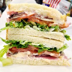 Super Deli & Grocery - New York Club