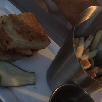 Cuvée Bistro - Wine Bars Near Me - Chatham, Massachusetts