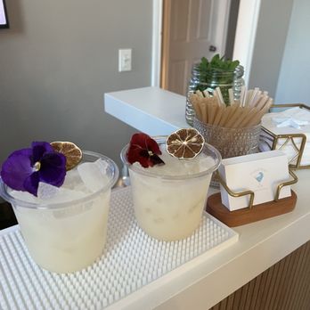 Coastal Pour Mobile Bar - Bartenders Near Me - Costa Mesa, California Coastal Pour Mobile Bar - Bartenders Near Me - Costa Mesa, California