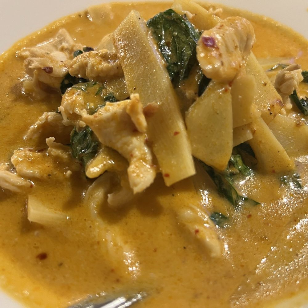 Siam Square - Red curry with chicken - Thai Near Me - Honolulu, Hawaii Siam Square - Red curry with chicken - Thai Near Me - Honolulu, Hawaii