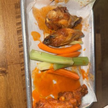 The Bronx Public - Wings (Buffalo & Garlic Chilli) Sorry We Started Eating Before I Took The Picture - Sports Bars Near Me - Bronx, New York The Bronx Public - Wings (Buffalo & Garlic Chilli) Sorry We Started Eating Before I Took The Picture - Sports Bars Near Me - Bronx, New York