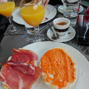 Peko Peko - Desayuno andaluz - Gastropubs Near Me - Seville, SE