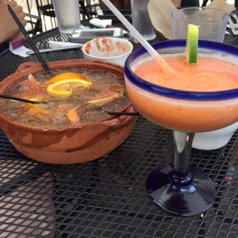 Cafe El Tapatio - 32 ounce drink and margarita - Mexican Near Me - Chicago, Illinois