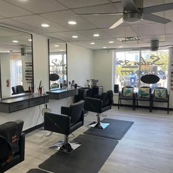 Salon 35 By The Sea