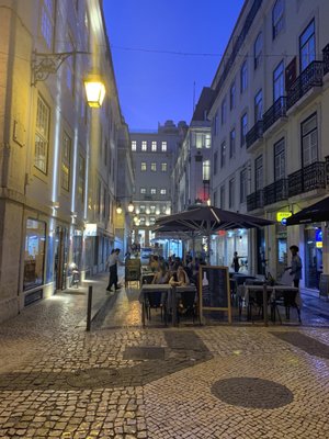 Brown's Central Hotel by null