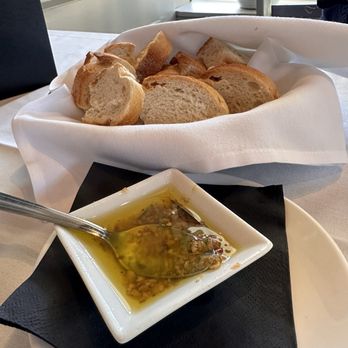Patrizia’s - Great bread basket - Italian Near Me - Commack, New York