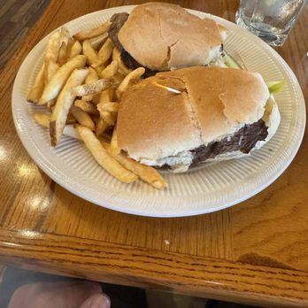 Prime Steakhouse at Harris Ranch - Tri-Tip Sandwich - Steakhouses Near Me - Coalinga, California