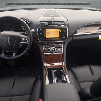 Luxury limousine Chicago - Rent a Lincoln Continental2017 - Limos Near Me - Chicago, Illinois Luxury limousine Chicago - Rent a Lincoln Continental2017 - Limos Near Me - Chicago, Illinois