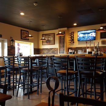 Romo's Pizza - New bar and dining area - Pizza Near Me - Glenmont, New York Romo's Pizza - New bar and dining area - Pizza Near Me - Glenmont, New York