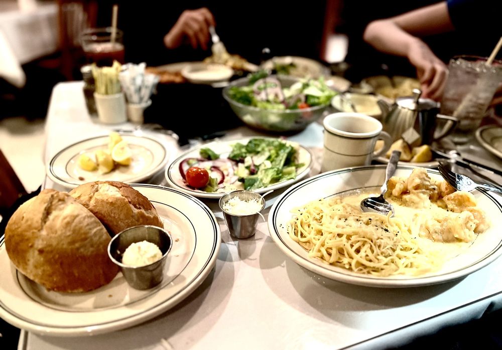 Mac's Bar & Grill