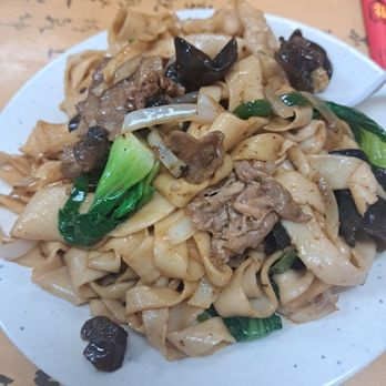 Henan Feng Wei 河南風味 - Hand pulled noodles with lamb - Chinese Near Me - Flushing, New York