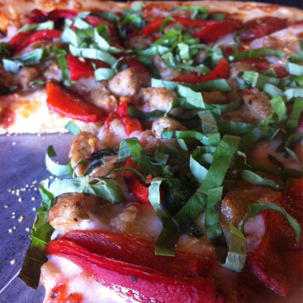 AWSOM - The commision pizza - Chicken Wings Near Me - Paramount, California