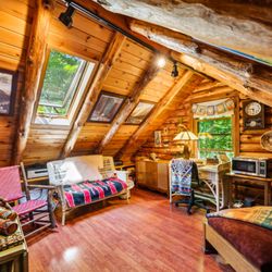 Door County Scotland Yard - Native American Room Lounge