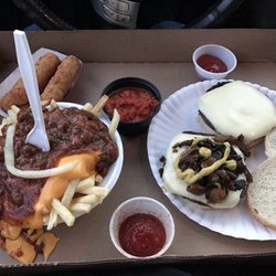 Midway Drive In Theatre - Time to feast!