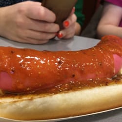 Perrito caliente con salsa de Ternasco de Aragón!!! En el Descorche de Jorge Algarate
