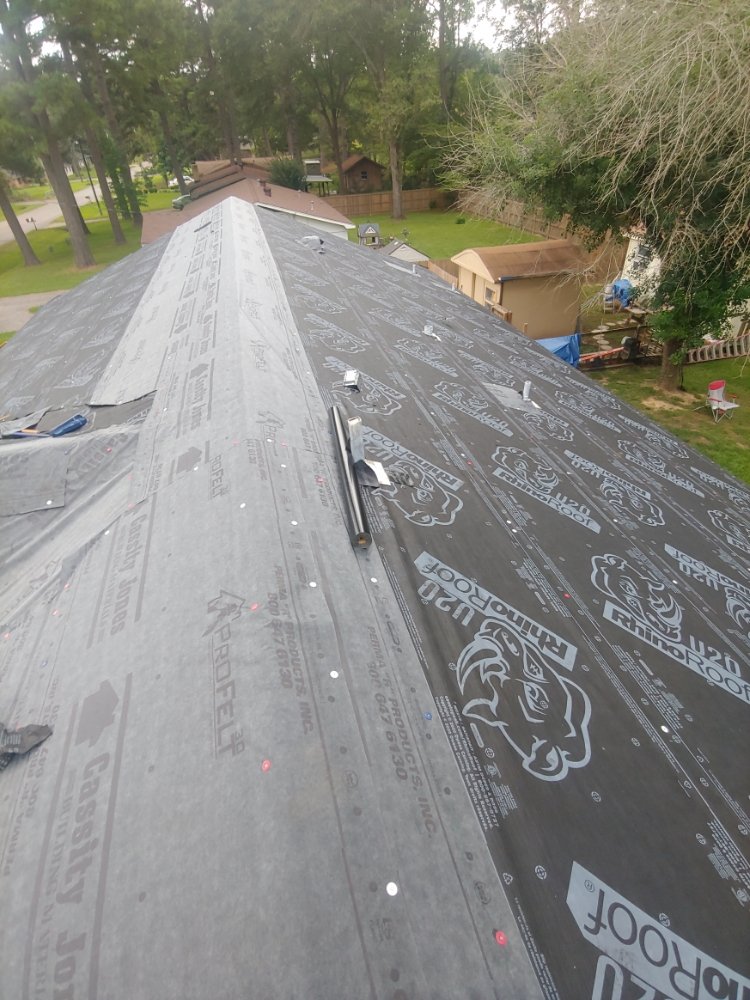 Slide of Hernandez Roofing