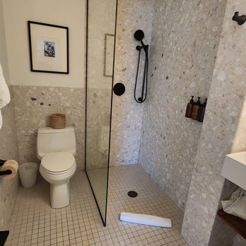 The Pearl Hotel - Bathroom - San Diego, CA