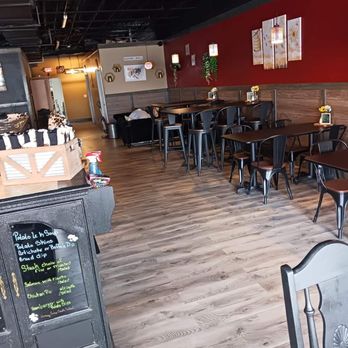 Beebe's Bistro - Bars Near Me - Jefferson, Ohio